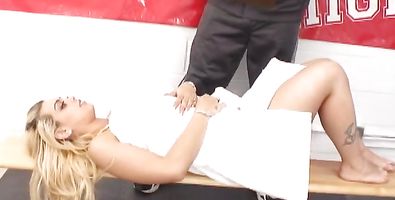 Vigorous busty Starla Sterling wants to ride lover