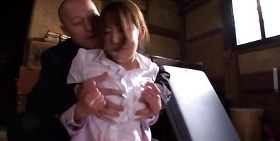 Spicy Reiko Sawamura whimpers on a large rod